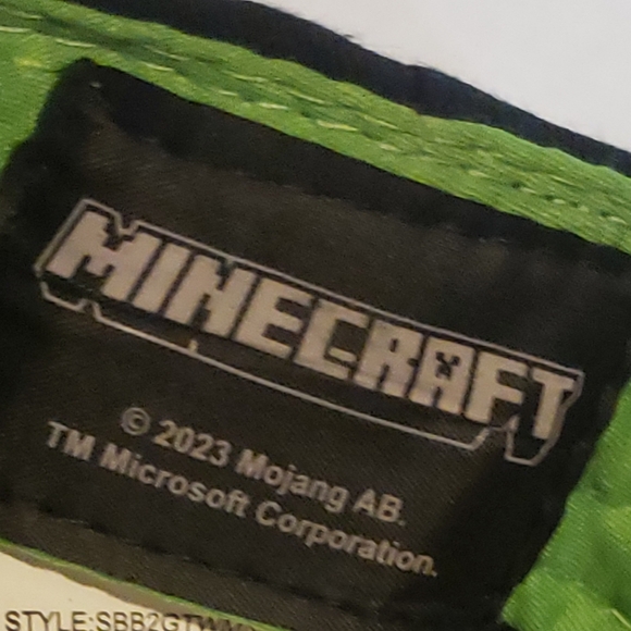 Black and green Minecraft hat size OSFA - Picture 9 of 9